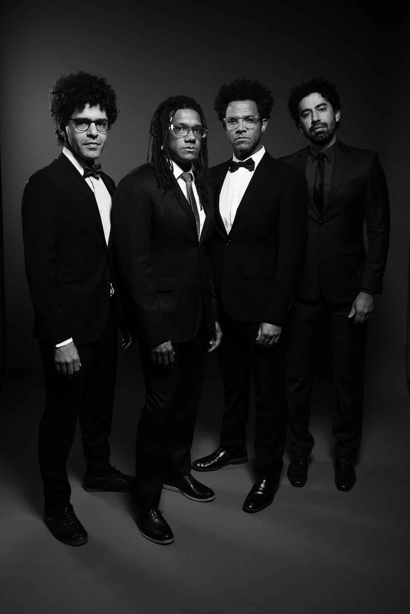 revistaprosaversoearte.com - Irm&atilde;os & Brothers leva ao Instrumental Sesc Brasil m&uacute;sica, ancestralidade e a for&ccedil;a de uma fam&iacute;lia negra constru&iacute;da pelo som