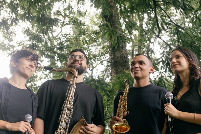 Quarteto Mímica lança álbum de estreia ‘Mímica: Música Para Quatro Instrumentos’
