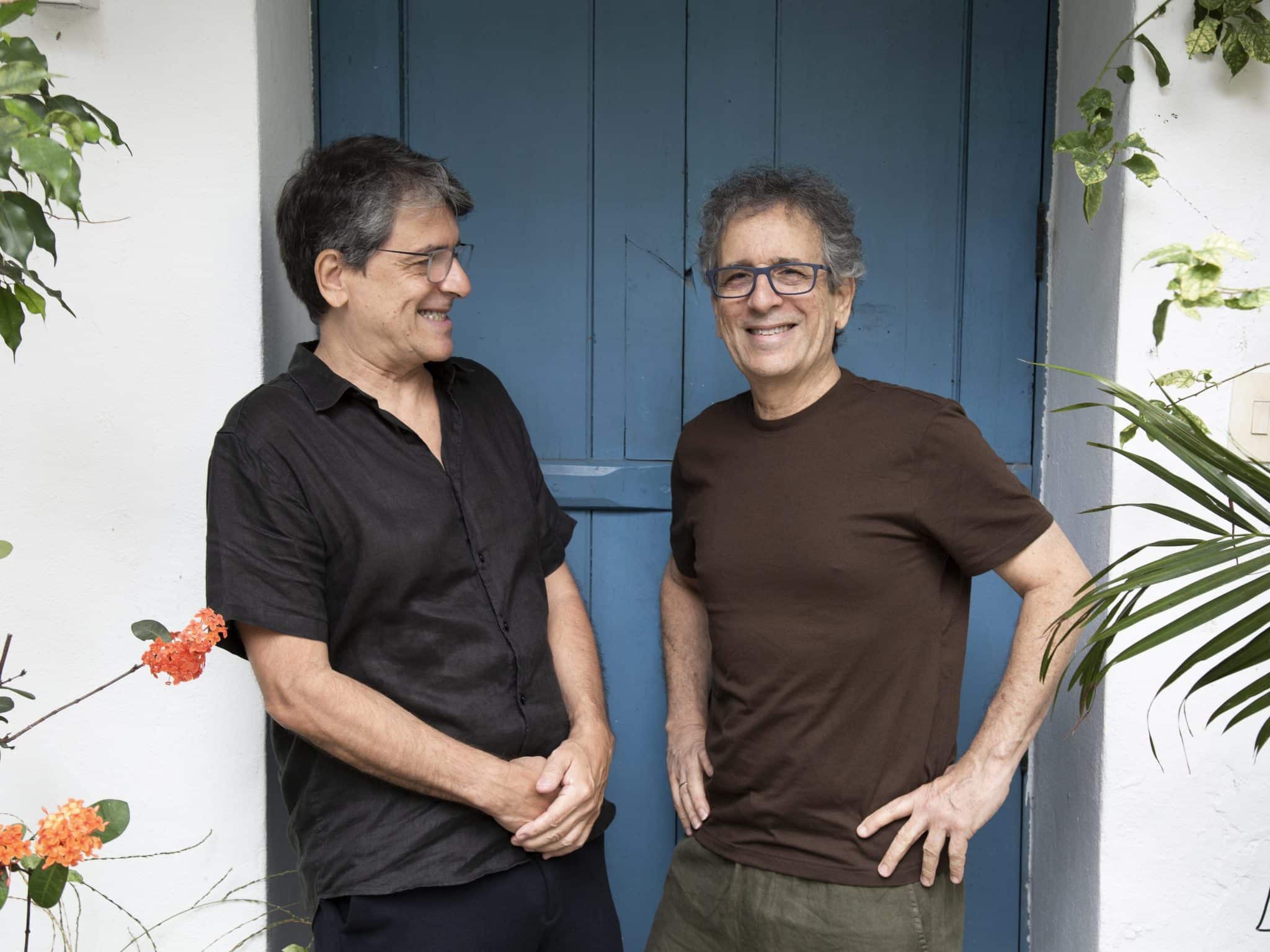 revistaprosaversoearte.com - Mario Adnet e Chico Adnet no projeto Ter&ccedil;as no Ipanema