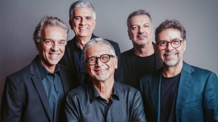 Manouche | Zé Renato e a Conexão Rio apresentam o show “NewTom”